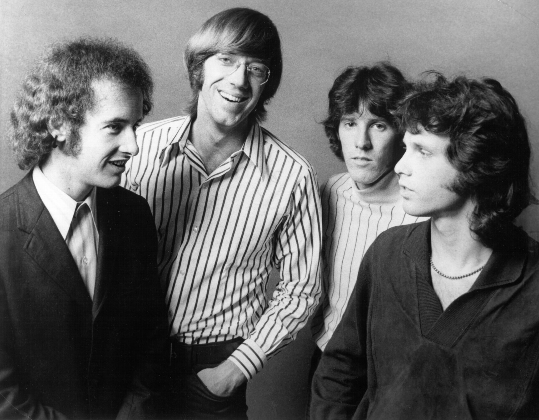 Relembre a trajetória de Ray Manzarek, da banda The Doors, em